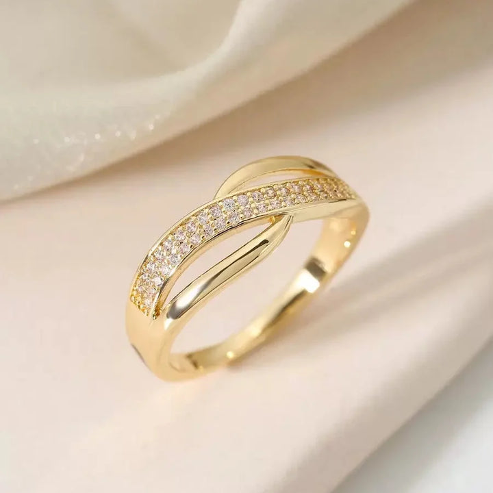 Catherine Classic Gold Zirconia Ring