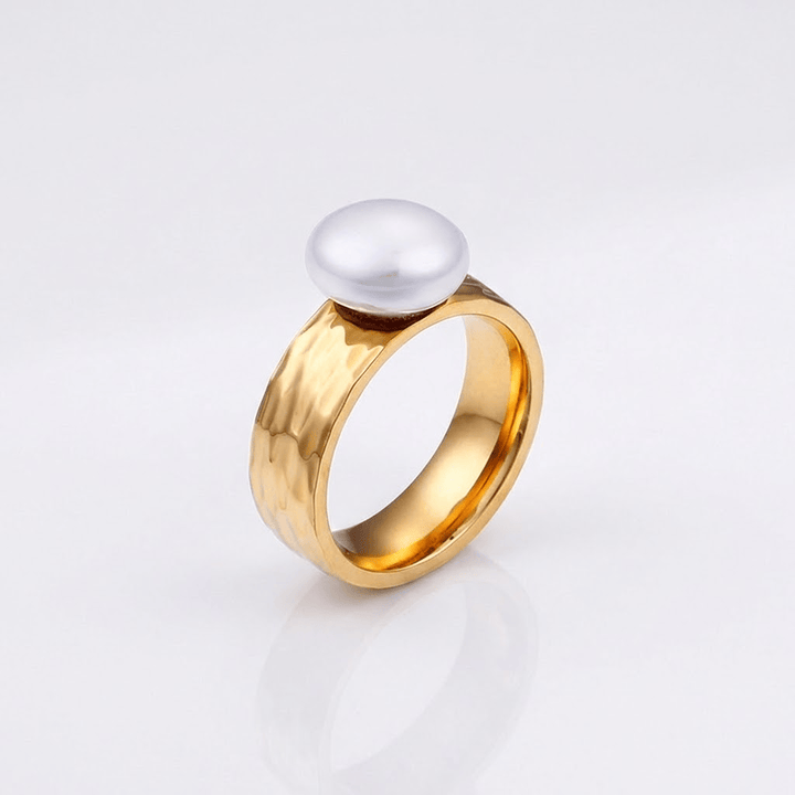Gold Pearl Vintage Ring