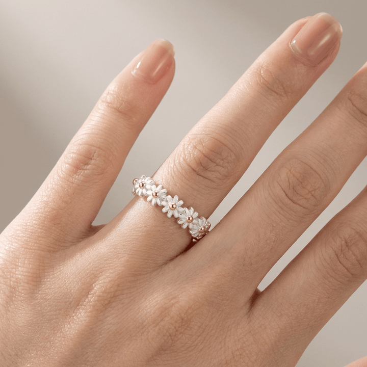 Daisy Cluster Band Ring - (Adjustable)
