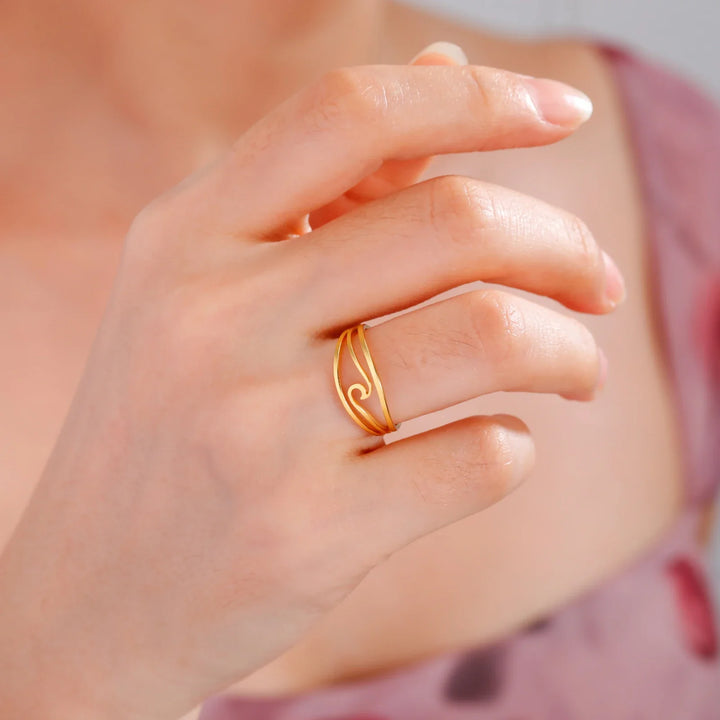 Ocean Wave Ring in Gold