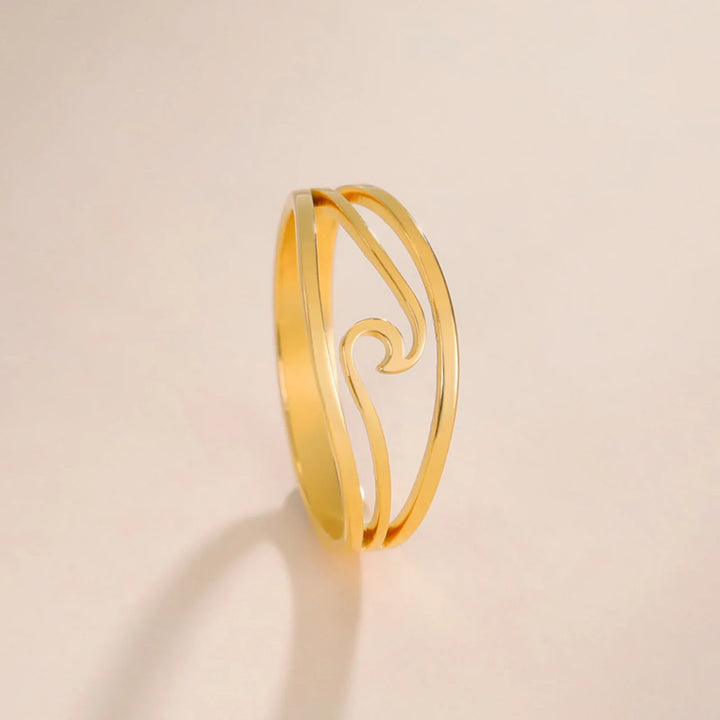 Ocean Wave Ring in Gold